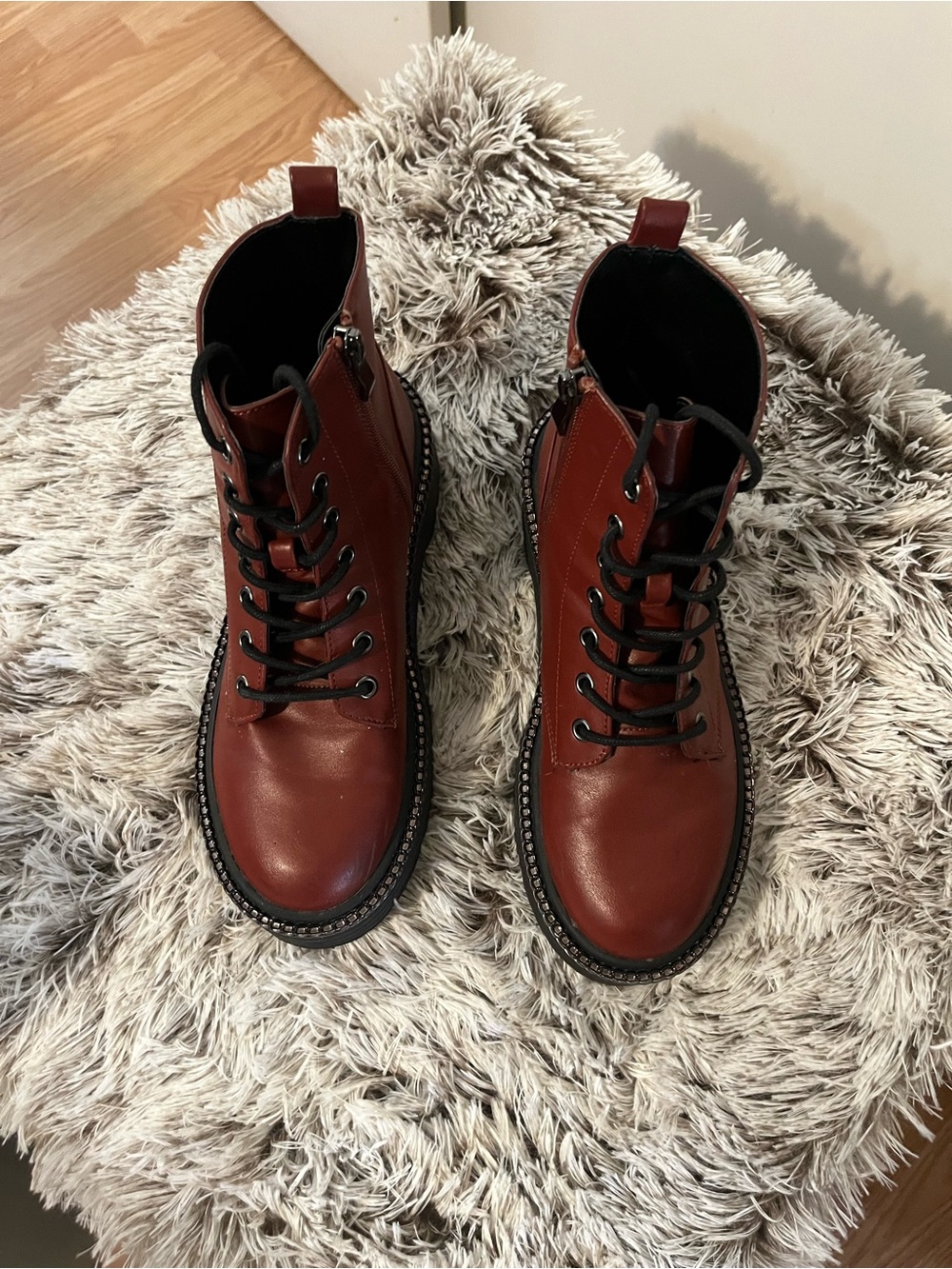 Women’s Lace-Up Leather Boots in Burgundy